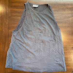 Universal Thread tank